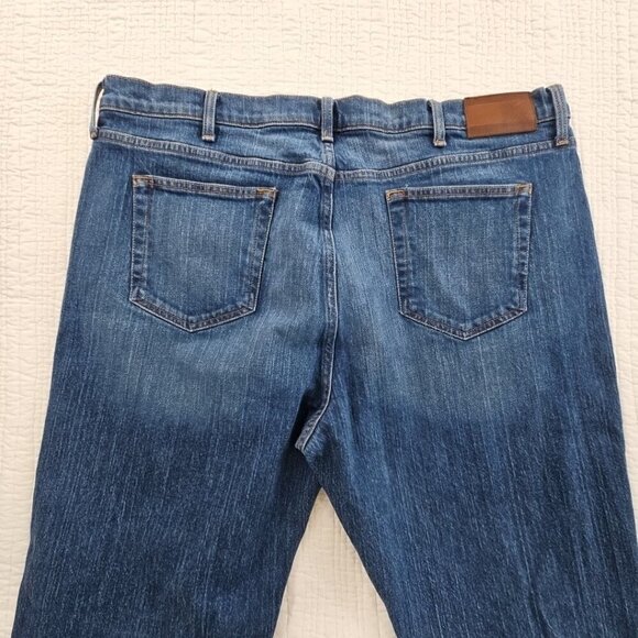 Tommy Hilfiger Jeans Men's 42x32 Stretch Medium Wash Denim Straight Leg EUC LN - Picture 10 of 12